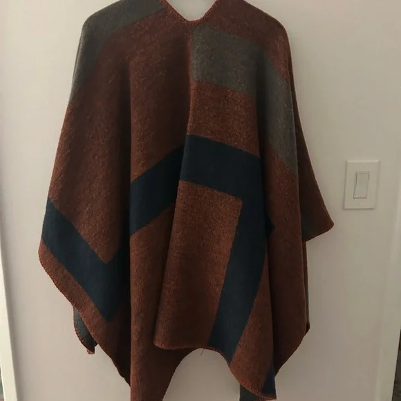 BB Dakota Brown and Gray Colorblock Poncho - Picture 13 of 14